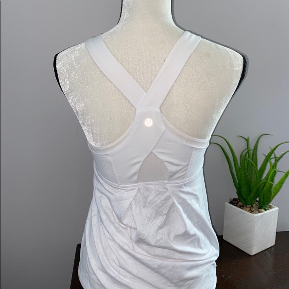 Lululemon athletica - Picture 2 of 3